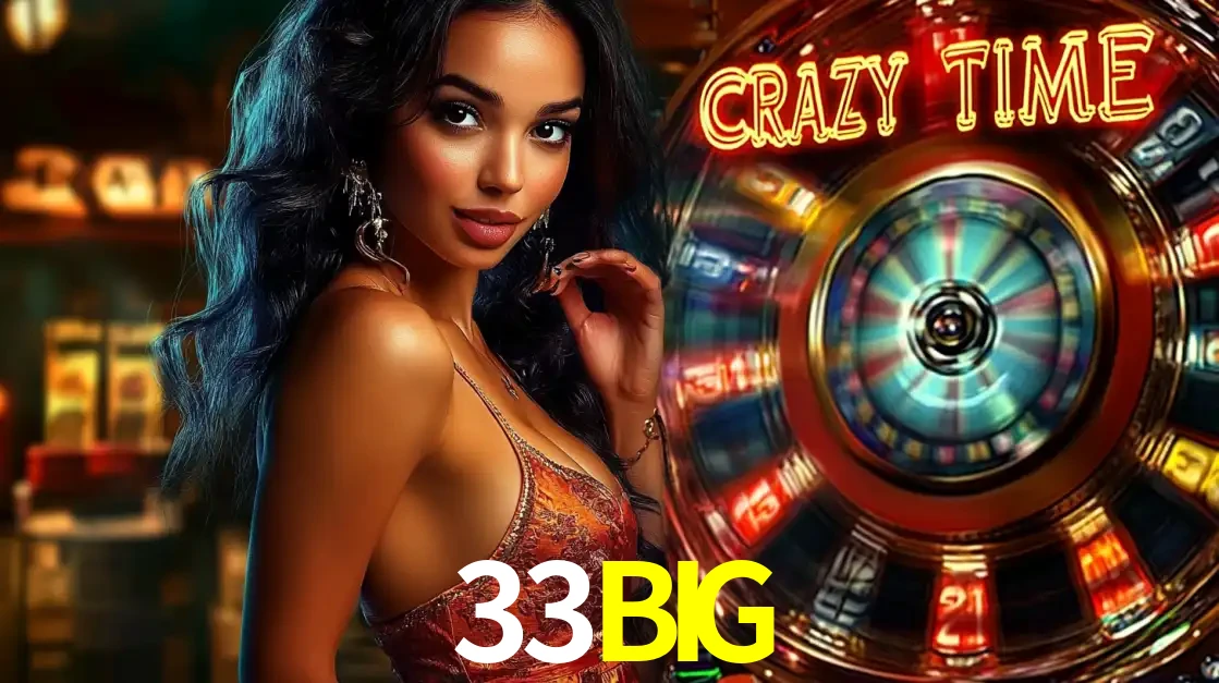 Mulher elegante ao lado da vibrante roda da fortuna do jogo de cassino ao vivo Crazy Time, um dos game shows mais populares e cheios de prêmios do 33BIG.